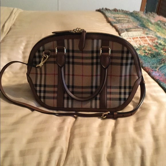 Burberry Purse - Picture 2 of 7